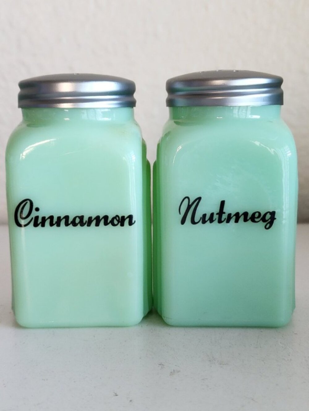 Jadeite Jadite Green Glass CINNAMON NUTMEG Art Deco Shakers NEW Condition